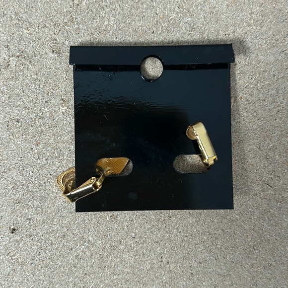 50th Anniversary The Wizard of Oz Dorothy's Ruby Red Slippers 1988 Clip Earrings - Picture 2 of 9